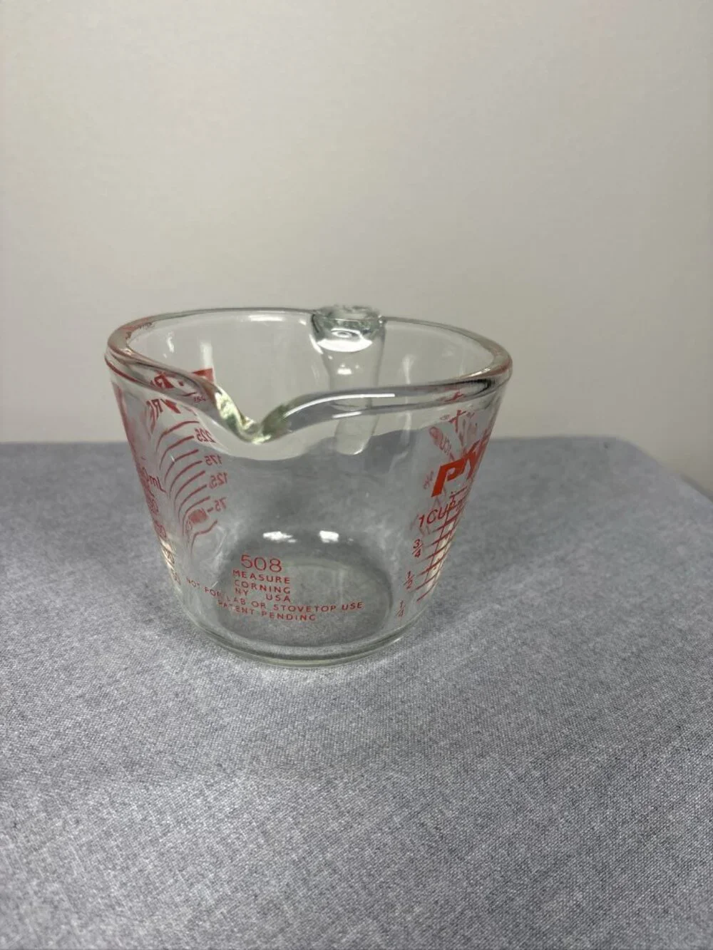 VTG Pyrex 508 Glass Measuring Cup 1 Cup 8 oz 250 mL Red Lettering USA